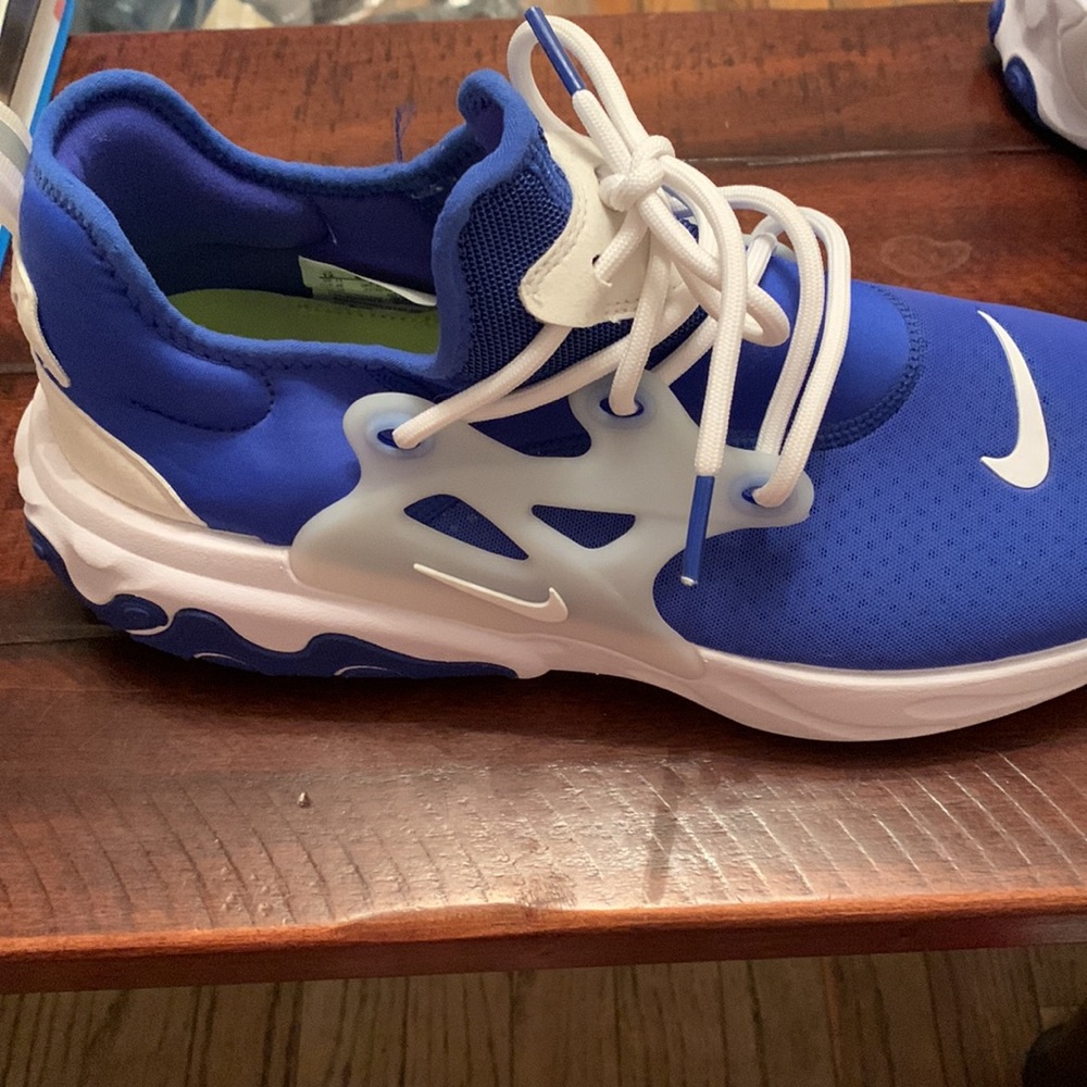 Nike Blue and White Athletic Shoes - Picture 3 of 5
